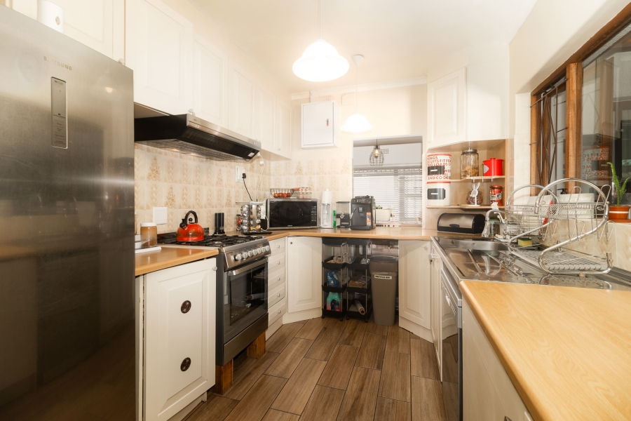 5 Bedroom Property for Sale in La Rochelle Western Cape